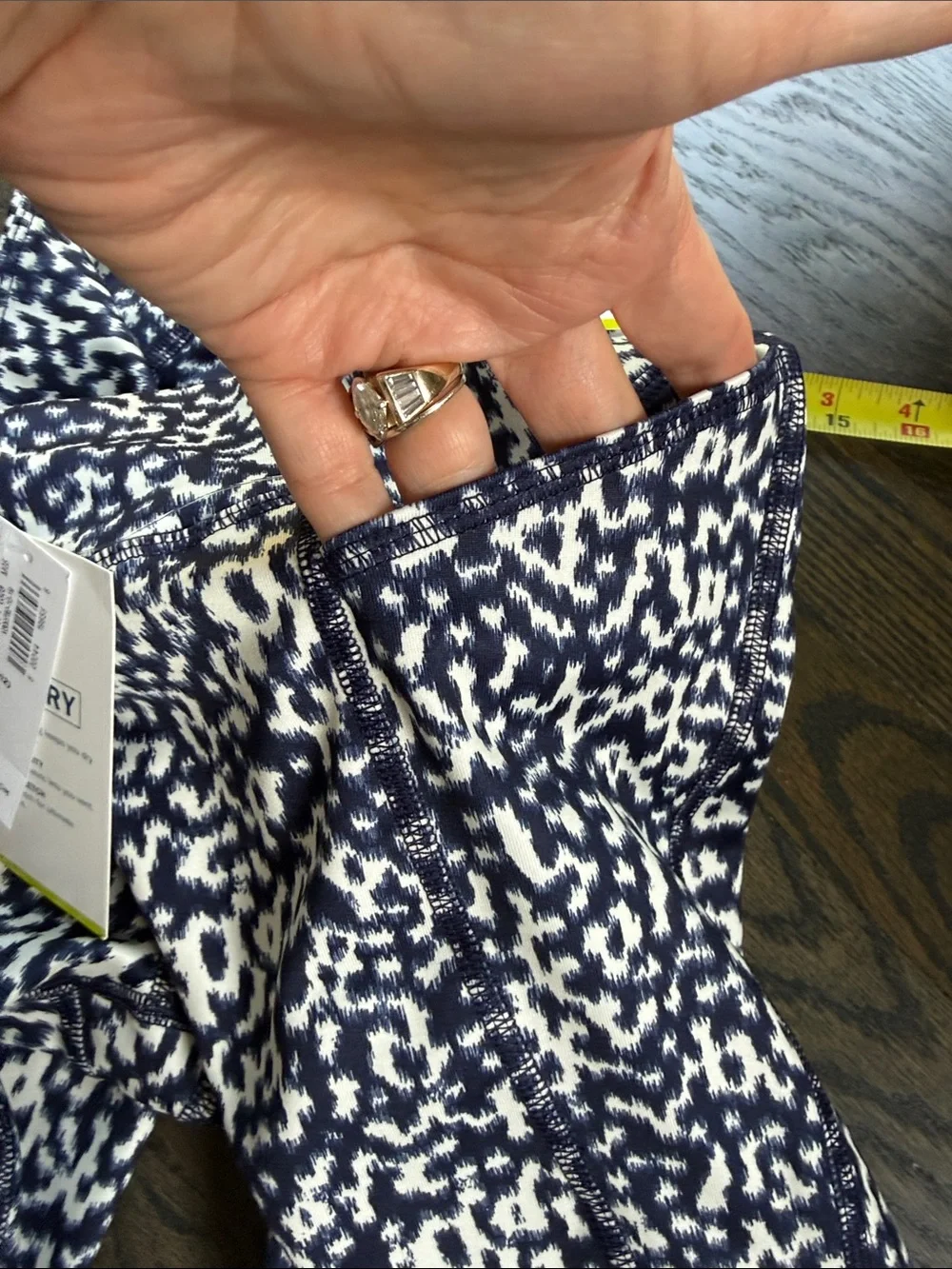 NEW Girls' Old Navy Elevate Leggings - Mid-Rise Go-Dry Bottoms + Bonus Camo Pair